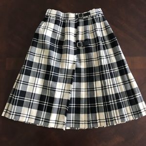 Vintage Lairds of Scotland Kilt